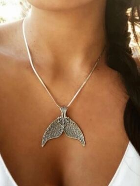 New Mermaid tail fish tail necklace